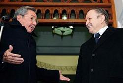 El presidente cubano Raul Castro valora relaciones entre Cuba y Argelia